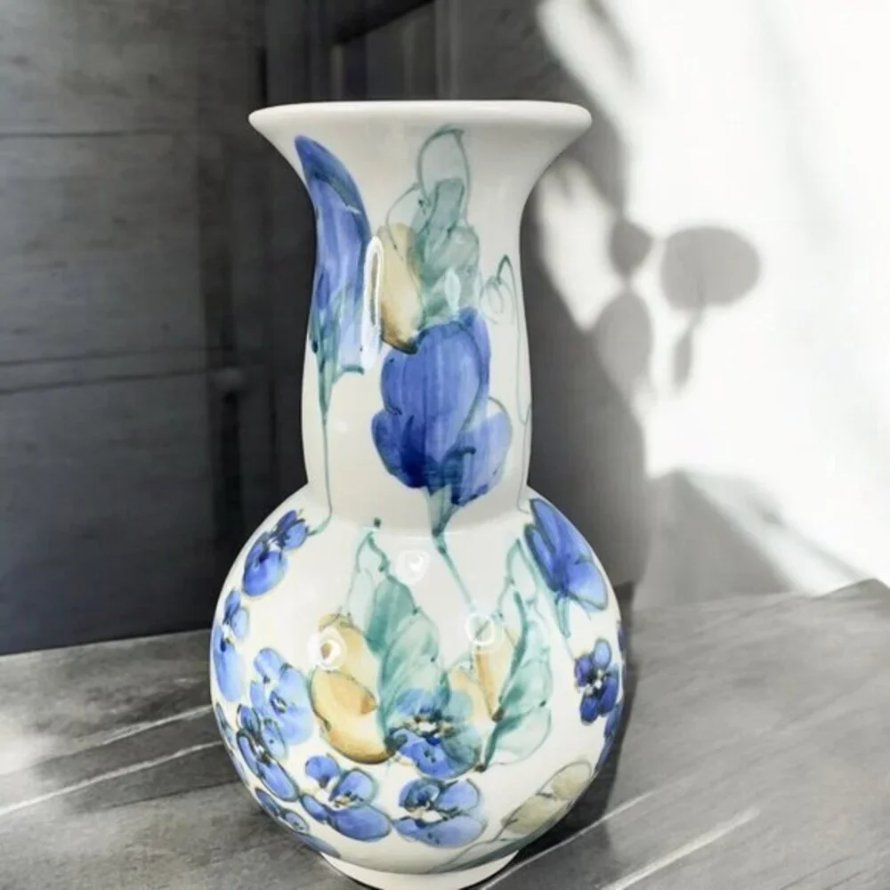 Vintage‎ Hand Made Studio Art Pottery Vase Vessel Bottle Artist Signed EZ Vase